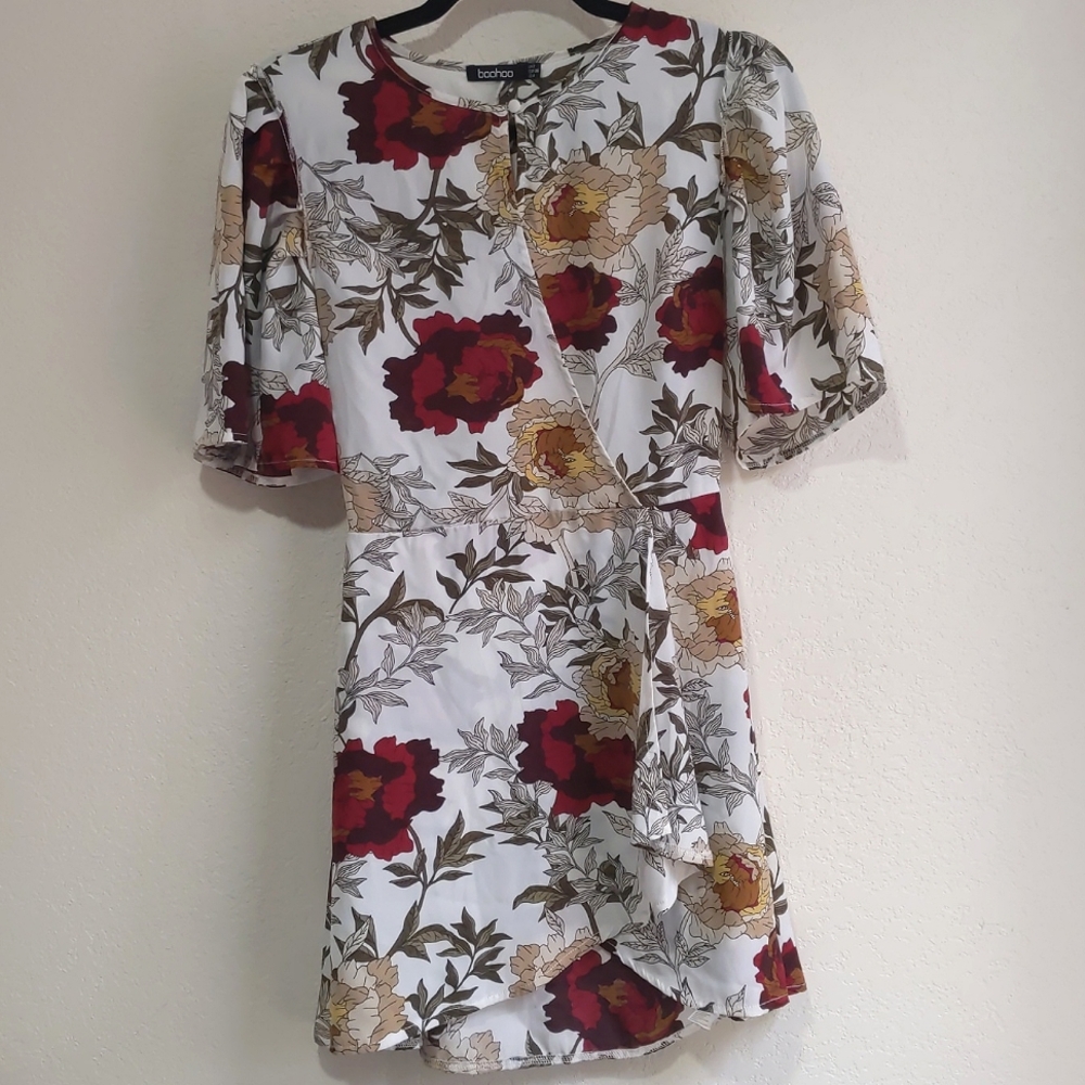 Boohoo Floral Mini Dress - Picture 2 of 5